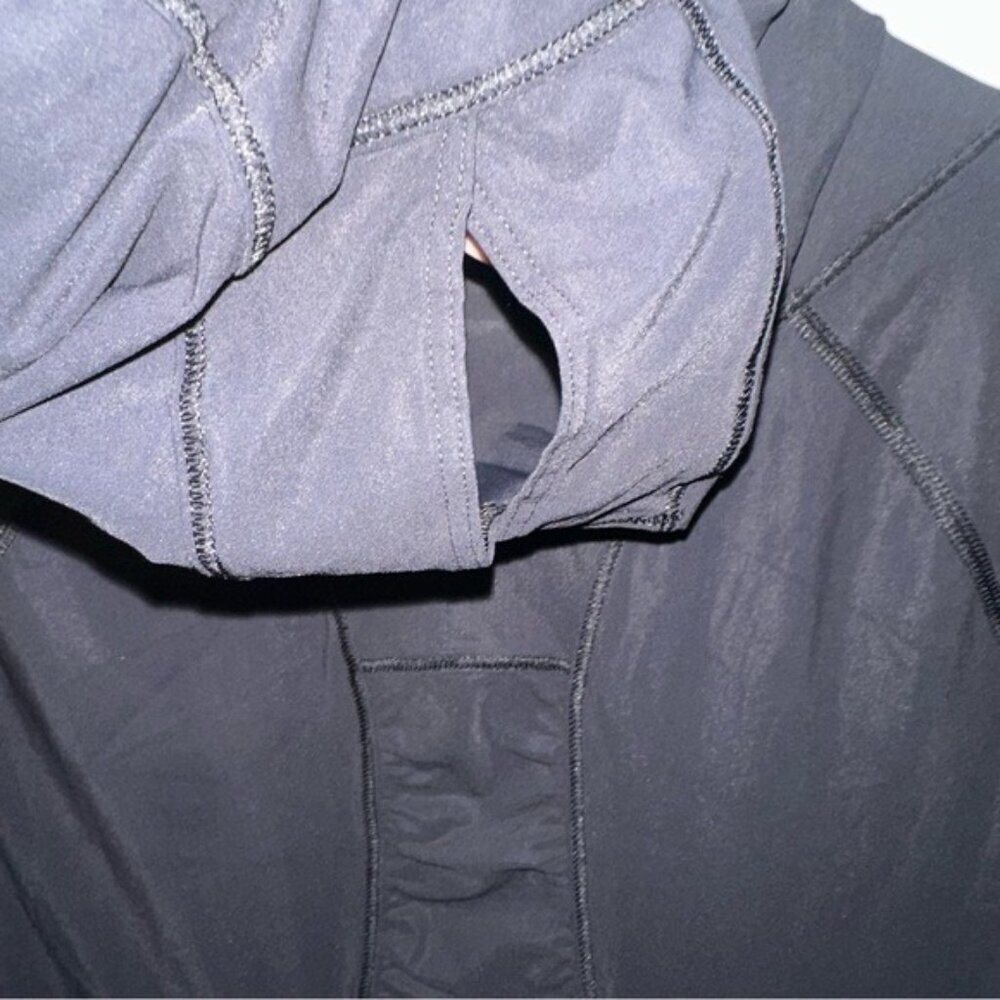 Lululemon Black Waterbound Hoodie Size 4 Ponytail Hood Activewear - Picture 12 of 13
